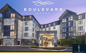 Boulevard Hotel